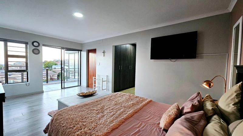 5 Bedroom Property for Sale in Dana Bay Western Cape